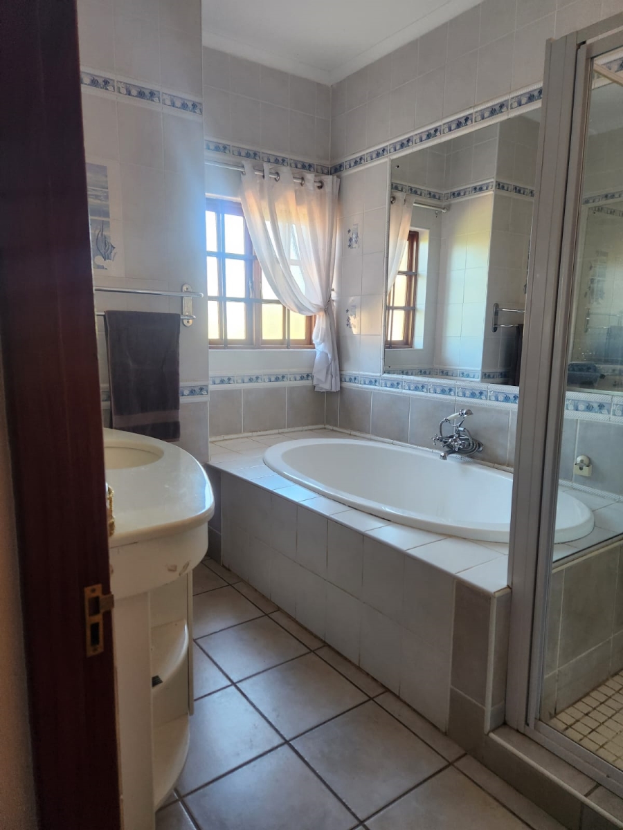 4 Bedroom Property for Sale in Wilkoppies North West
